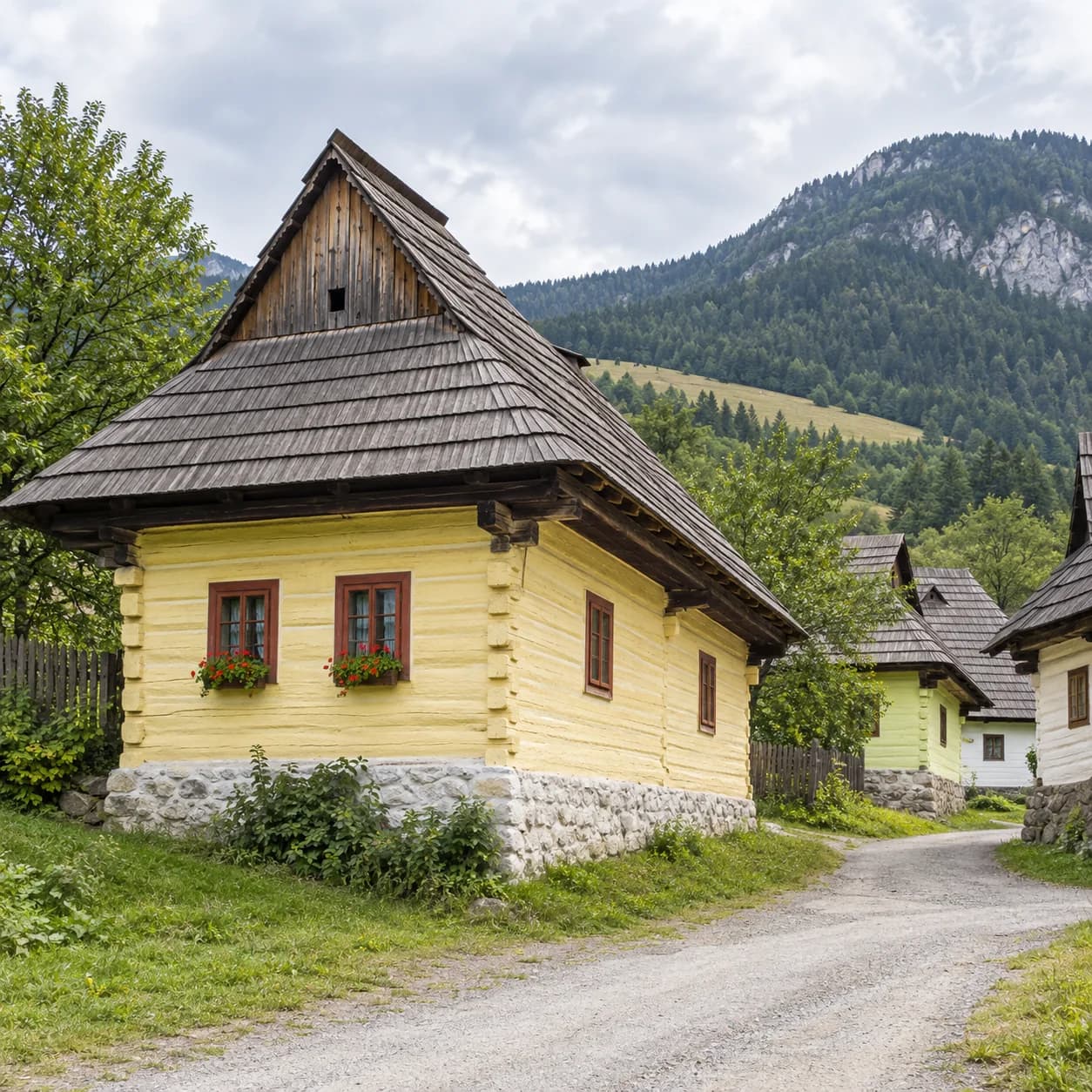 Photo réaliste: Coloriage de la Slovaquie : maison de village en bois